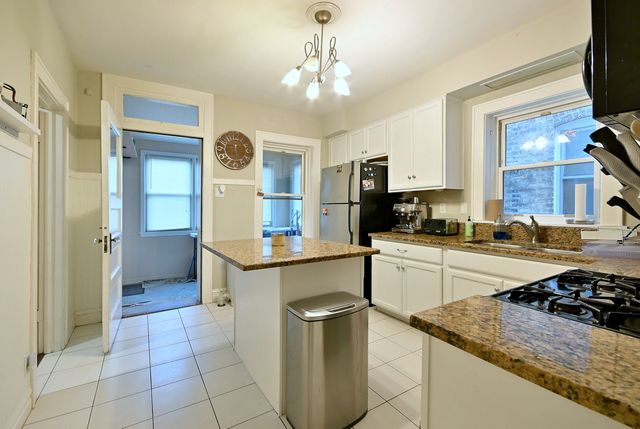 6306 W Holbrook Street, Chicago, IL 60646