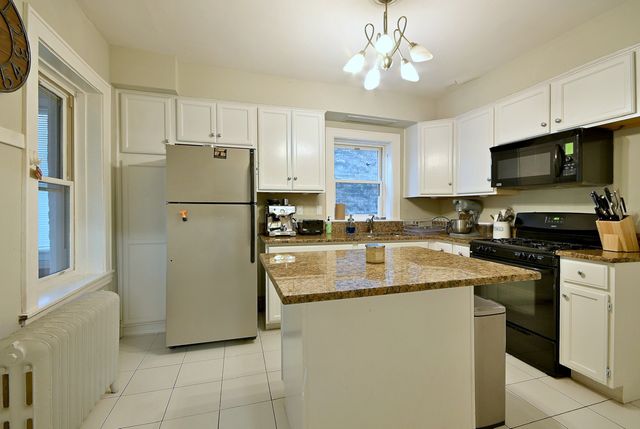 6306 W Holbrook Street, Chicago, IL 60646