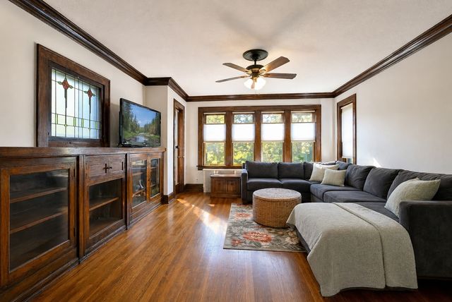 6306 W Holbrook Street, Chicago, IL 60646