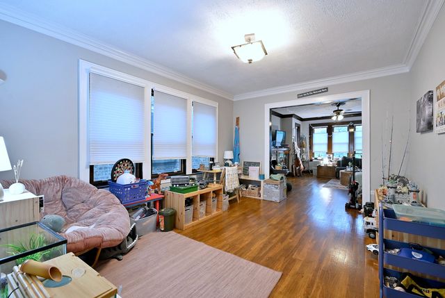 6306 W Holbrook Street, Chicago, IL 60646