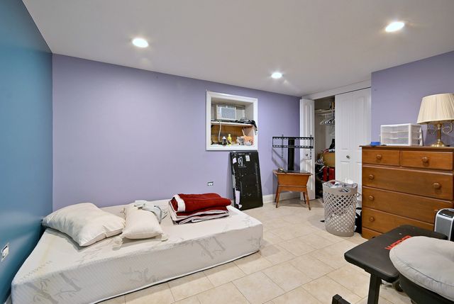 6306 W Holbrook Street, Chicago, IL 60646