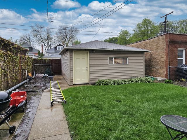 6306 W Holbrook Street, Chicago, IL 60646
