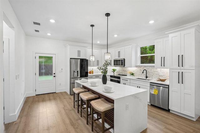 3612 E CLIFTON STREET, Tampa, FL 33610