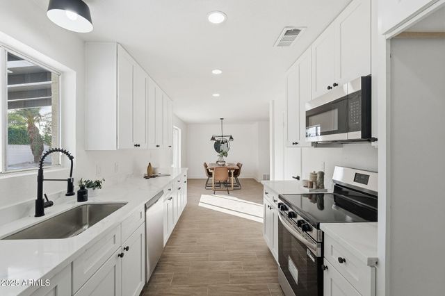 403 W GAIL Drive, Chandler, AZ 85225