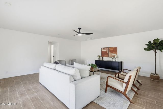 403 W GAIL Drive, Chandler, AZ 85225