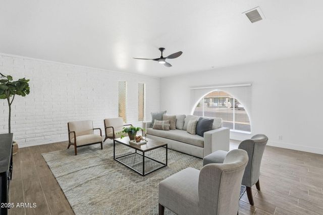 403 W GAIL Drive, Chandler, AZ 85225