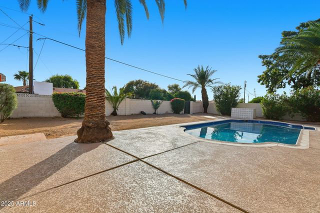 403 W GAIL Drive, Chandler, AZ 85225