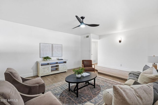 403 W GAIL Drive, Chandler, AZ 85225