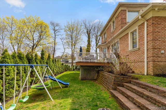 1 Devonshire Lane, Great Neck, NY 11023