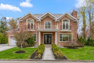 1 Devonshire Lane, Great Neck, NY 11023