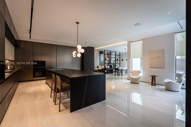 10540 NW 67th Terrace, Doral, FL 33178