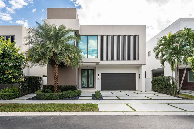 10540 NW 67th Terrace, Doral, FL 33178