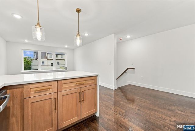 543 13th Avenue 2, Newark, NJ 07103