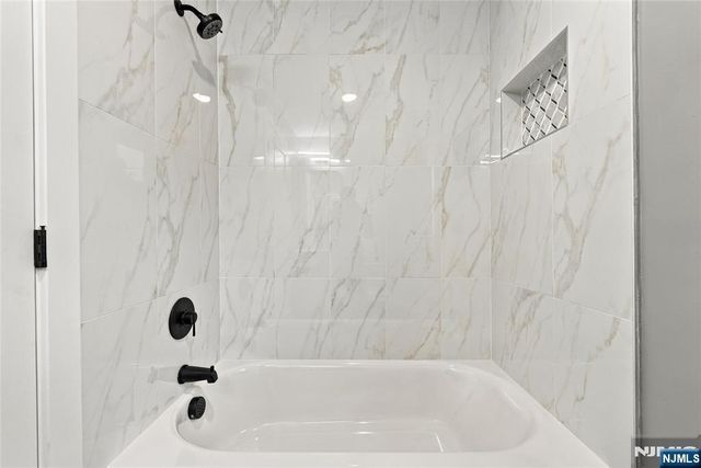 543 13th Avenue 2, Newark, NJ 07103
