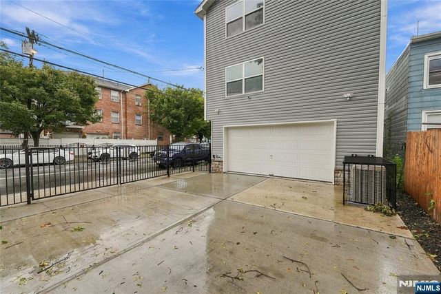 543 13th Avenue 2, Newark, NJ 07103