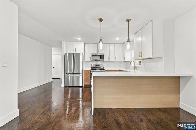 543 13th Avenue 2, Newark, NJ 07103
