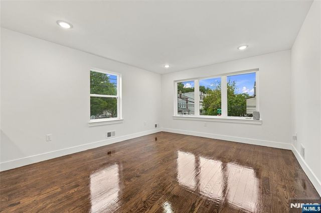 543 13th Avenue 2, Newark, NJ 07103