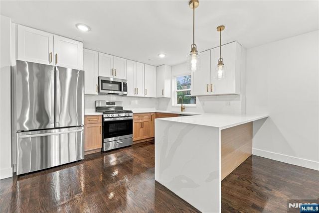 543 13th Avenue 2, Newark, NJ 07103