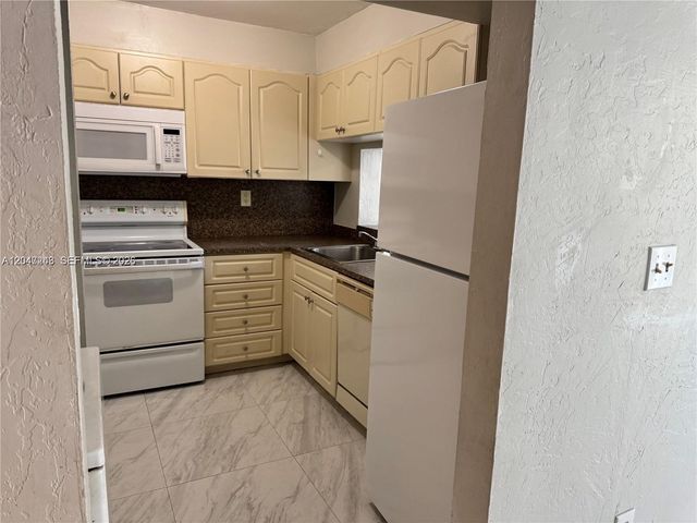 11800 SW 18th Street 3224, Miami, FL 33175