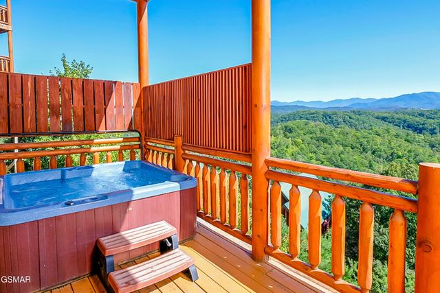 4827 Highland Place Way, Pigeon Forge, TN 37863