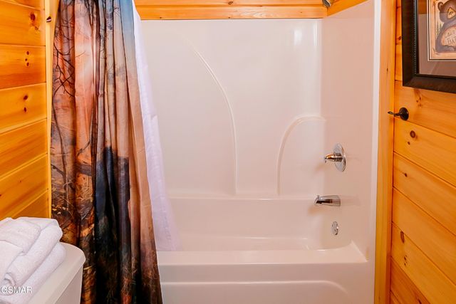 4827 Highland Place Way, Pigeon Forge, TN 37863