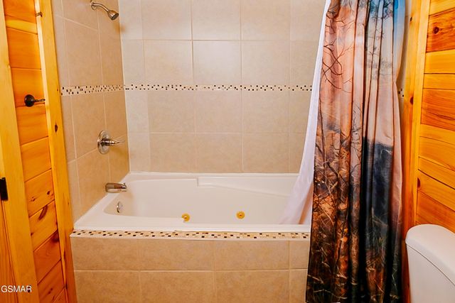 4827 Highland Place Way, Pigeon Forge, TN 37863