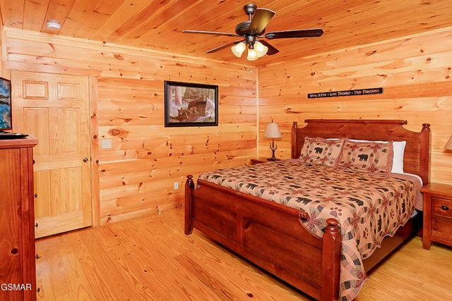 4827 Highland Place Way, Pigeon Forge, TN 37863