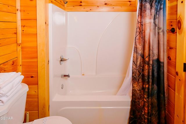 4827 Highland Place Way, Pigeon Forge, TN 37863