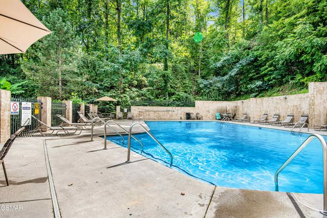 4827 Highland Place Way, Pigeon Forge, TN 37863