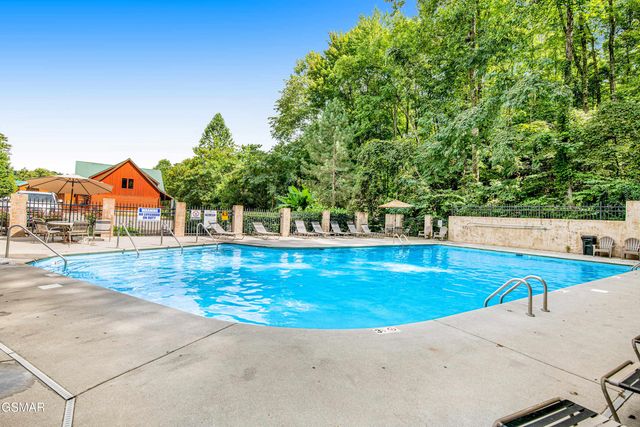 4827 Highland Place Way, Pigeon Forge, TN 37863