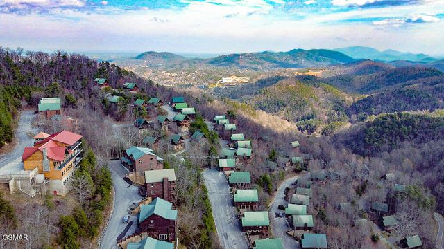 4827 Highland Place Way, Pigeon Forge, TN 37863