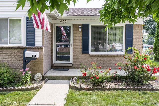 655 Georgia Avenue, Marysville, MI 48040