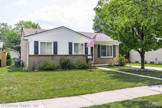 655 Georgia Avenue, Marysville, MI 48040