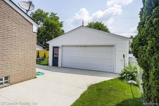655 Georgia Avenue, Marysville, MI 48040