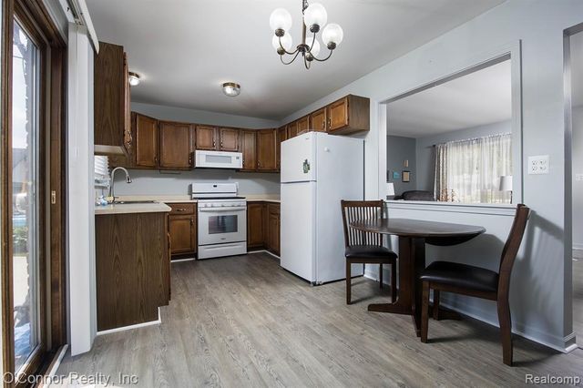 655 Georgia Avenue, Marysville, MI 48040