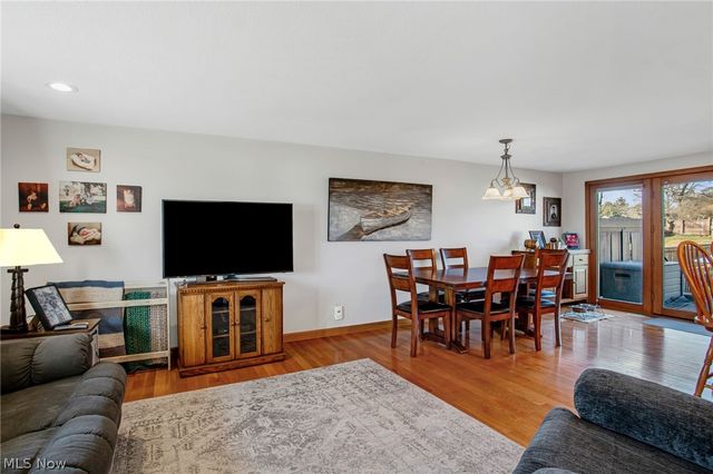 216 Beechwood Boulevard, Wintersville, OH 43953