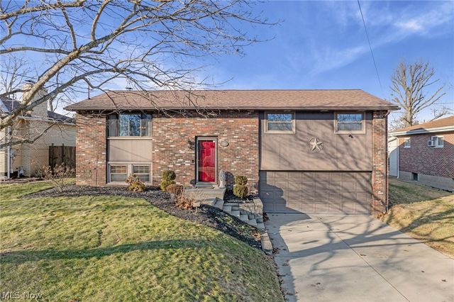 216 Beechwood Boulevard, Wintersville, OH 43953