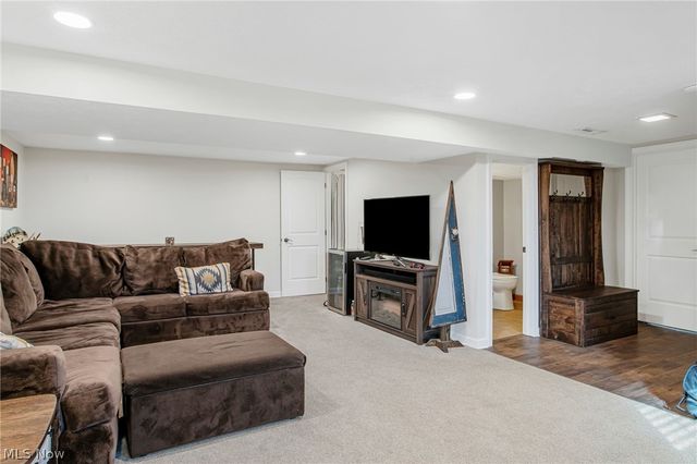 216 Beechwood Boulevard, Wintersville, OH 43953