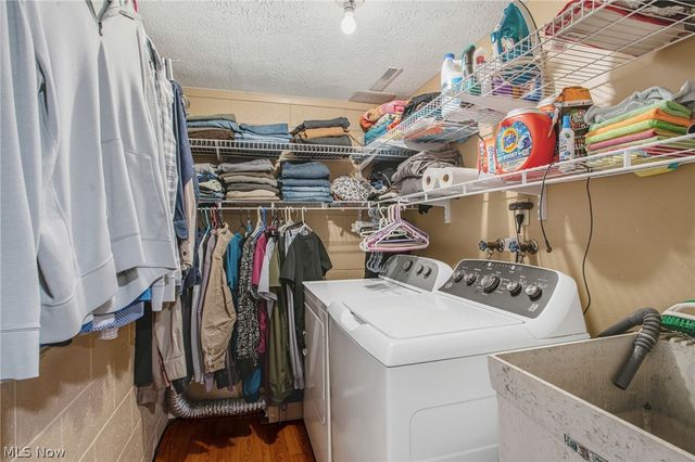 216 Beechwood Boulevard, Wintersville, OH 43953