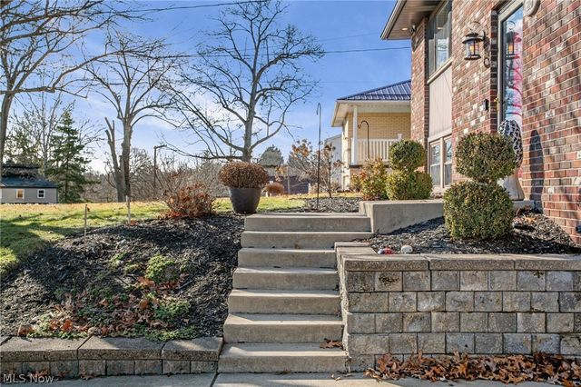 216 Beechwood Boulevard, Wintersville, OH 43953