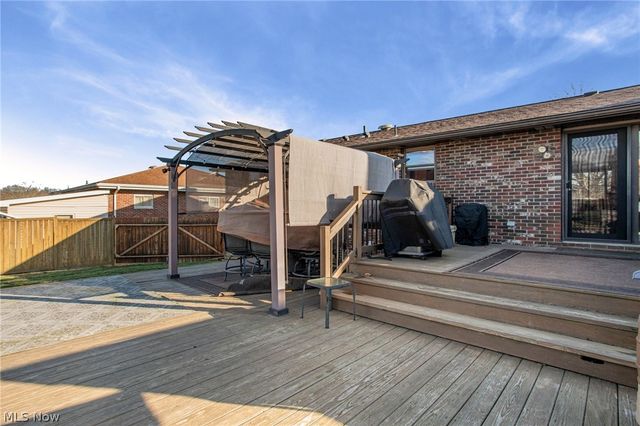 216 Beechwood Boulevard, Wintersville, OH 43953