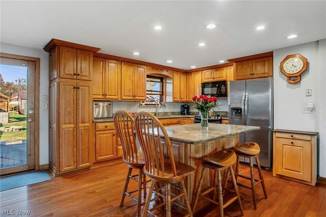 216 Beechwood Boulevard, Wintersville, OH 43953