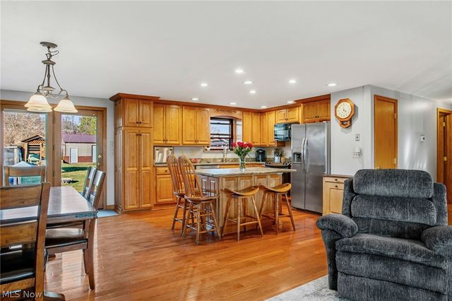 216 Beechwood Boulevard, Wintersville, OH 43953