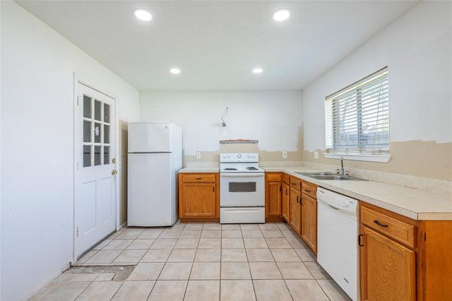 8405 Bandridge Road, La Porte, TX 77571