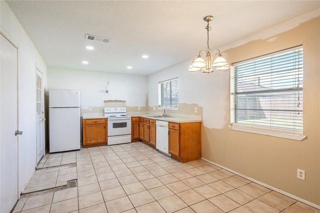 8405 Bandridge Road, La Porte, TX 77571