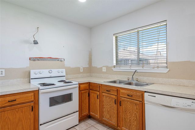 8405 Bandridge Road, La Porte, TX 77571