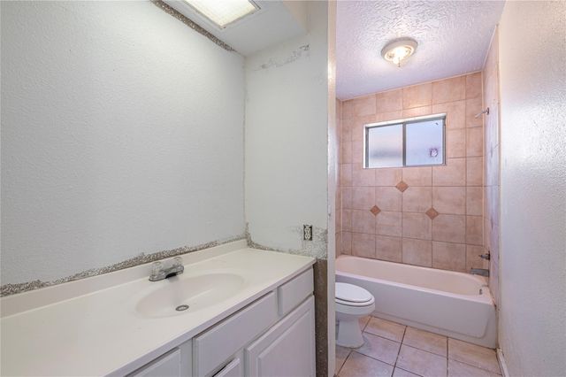 8405 Bandridge Road, La Porte, TX 77571