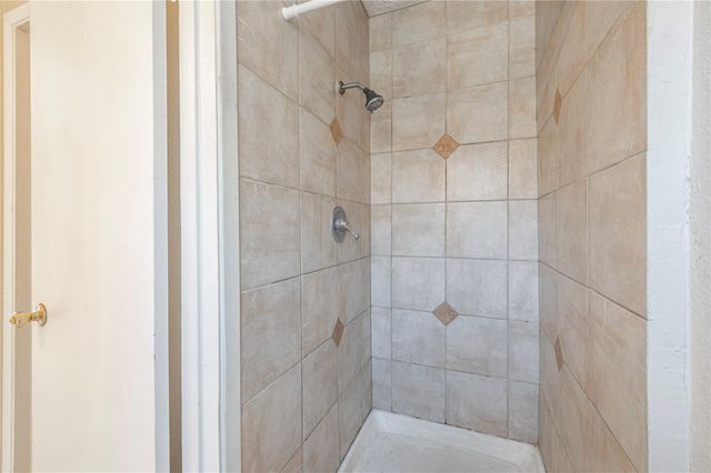 8405 Bandridge Road, La Porte, TX 77571