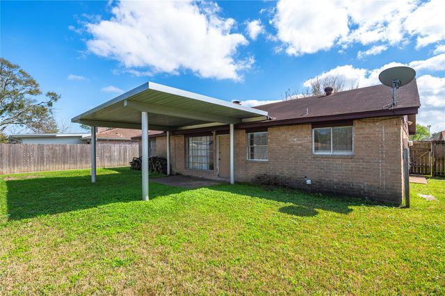 8405 Bandridge Road, La Porte, TX 77571