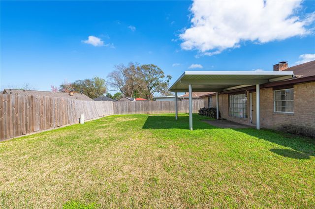 8405 Bandridge Road, La Porte, TX 77571